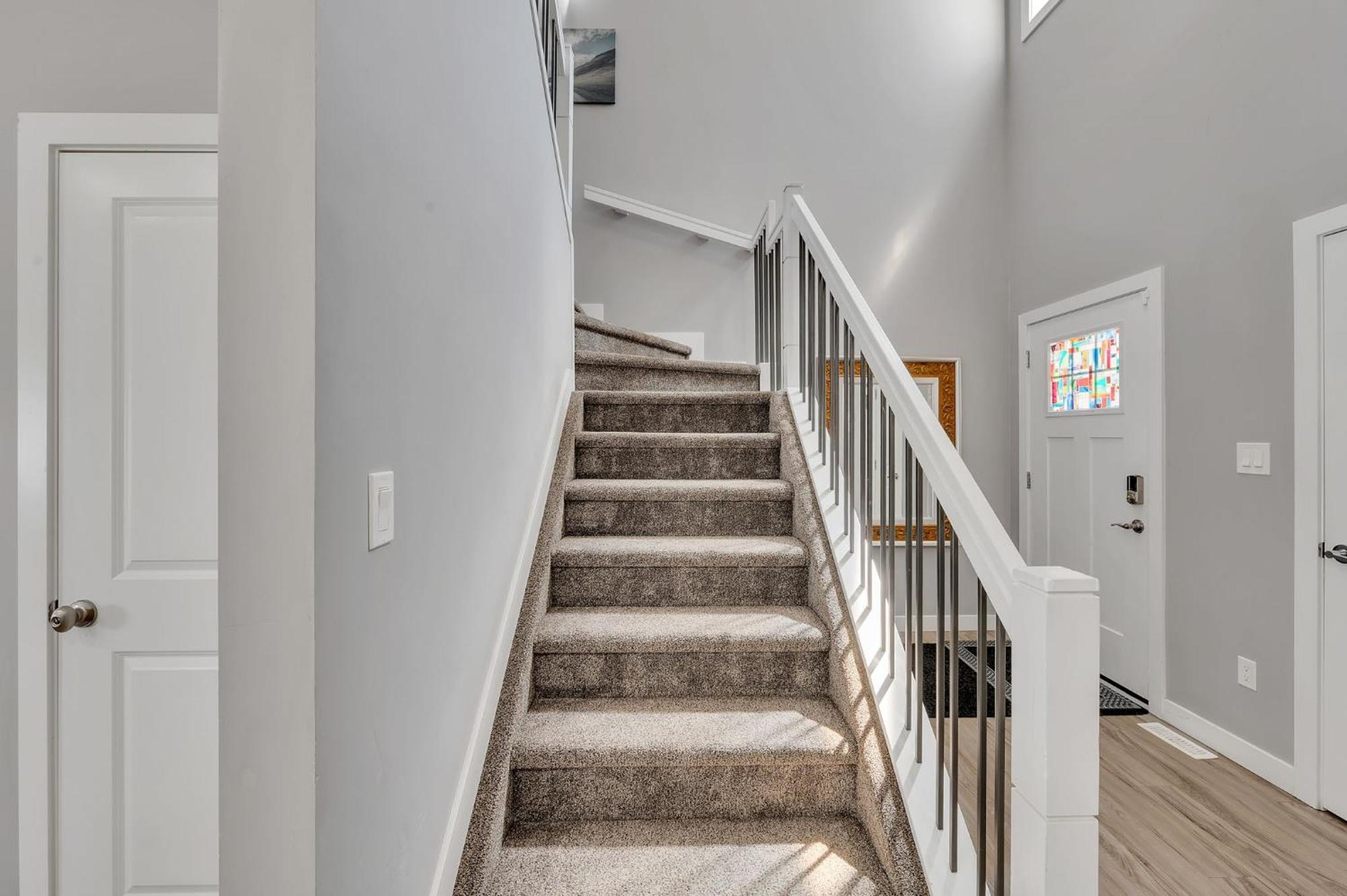 Apartment Modern Comfort In Laurel 3 Bedroom 2 & Half Bthr Full Kitchen 2 King Beds 1 Queen Bed Double Car Attached Garage *